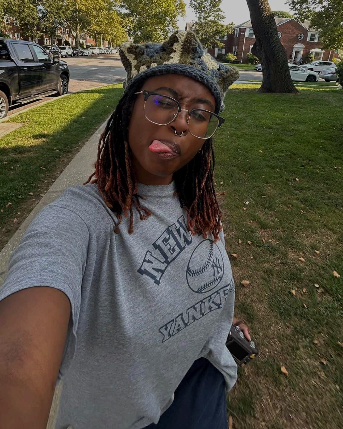 クラウンハットのかぎ針編みパターン、初心者向けチュートリアル、冬物