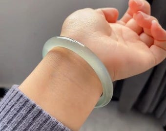 Natürlicher Jade-Armreif für Frauen, echter Jadeit-Grünstein, Schmuck, dünner Armreif, Jade-Armband, Geschenk