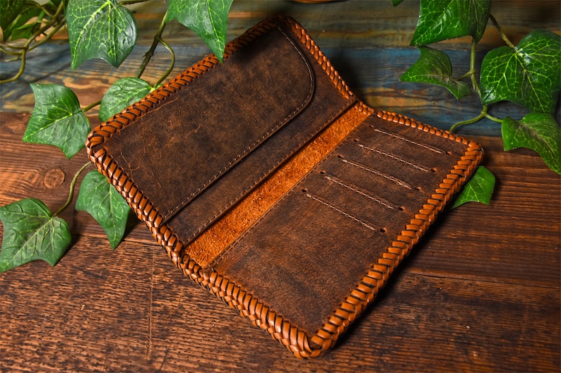 Lotus Moon Women/'s Leather Wallet Tooled