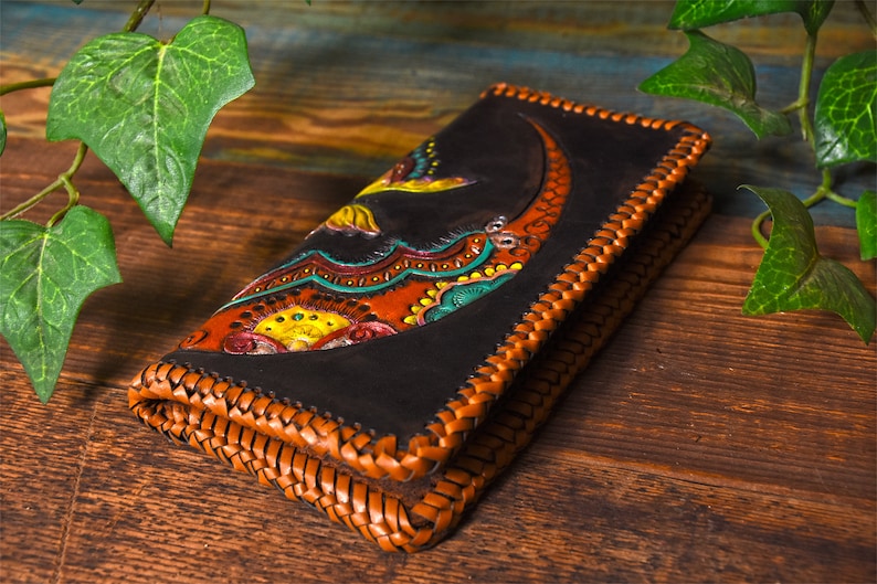 Lotus Moon Women/'s Leather Wallet Tooled