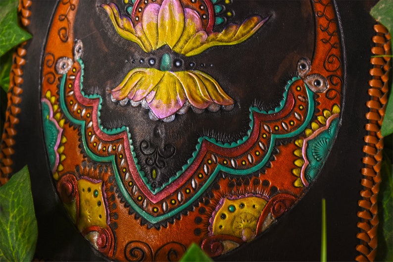 Lotus Moon Women/'s Leather Wallet Tooled