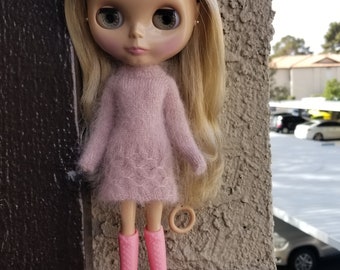 Hand knit mod dress for Neo Blythe - Dusty Rose