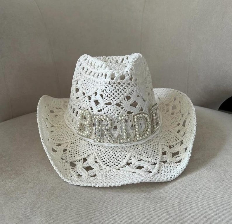 Sombrero de vaquera para novia / Sombrero de vaquero perlado / Sombrero de paja para novia / Sombrero de novia personalizado / Regalos de luna de miel / Accesorios para despedida de soltera Last Rodeo White