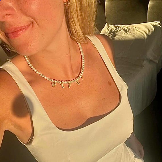 Honeymoon gift | wifey necklace | bride to be necklace | bride to be gift | hen party gift | bridal shower gift | pearl bride necklace