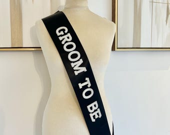 Banda para el novio / banda de perlas para el novio / banda para la despedida de soltero / banda nupcial personalizada / decoración para la despedida de soltera / banda para la despedida de soltera