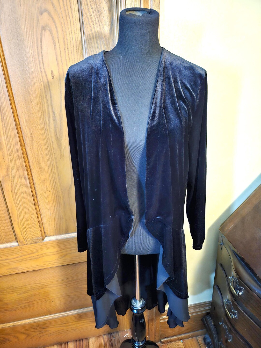 Vintage Women's Black Velvet Open Gothic Duster With Gray Chiffon Hem ...