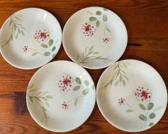 Set Of 4 Corelle Wine Berries Luncheon 8.5 Plates EUC (2 sets Available)