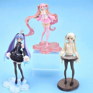 Hatsune Miku Figure - Sakura Pink Anime Doll with Rabbit - PVC Action Model Toy for Collection or Display Gift