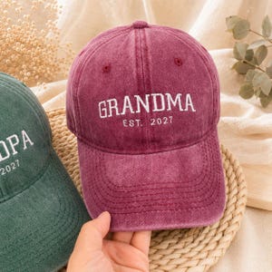 Custom Grandpa Grandma Embroidered Baseball Cap, Personalized Est Year Hat, Grandbaby Pregnancy Announcement & Baby Shower Gift for New Grandpa