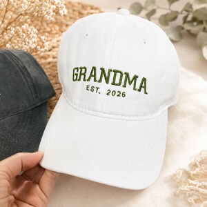 Custom Grandpa Grandma Embroidered Baseball Cap, Personalized Est Year Hat, Grandbaby Pregnancy Announcement & Baby Shower Gift for New Grandpa