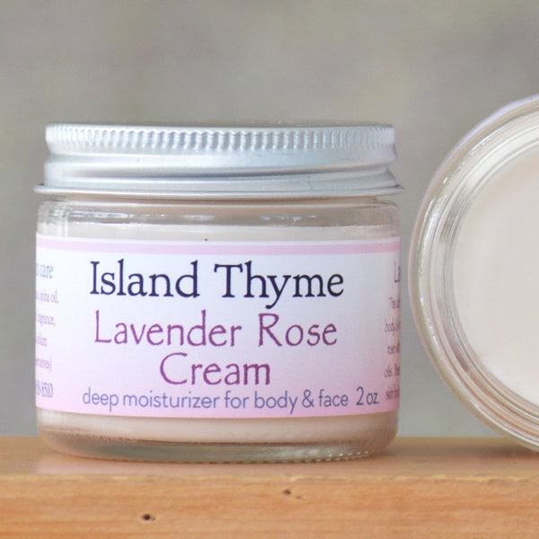 Crème hydratante profonde à la rose à la lavande.  La crème riche ultime pour les peaux sèches, avec du beurre de karité, de l’huile d’amande douce, de l’eau de rose et de l’huile de lavande