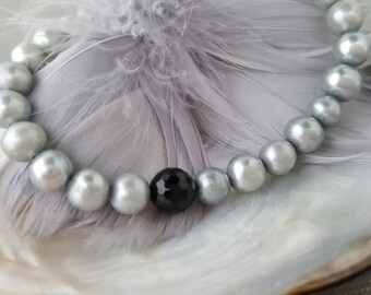 Grey Pearl Bracelet  Black onyx gemstone fresh water pearls wedding jewelry elegant acessories