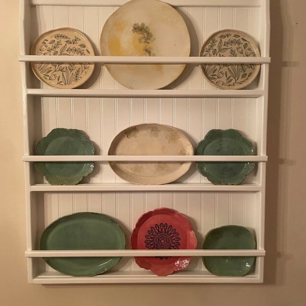 Estante para platos de pino hecho a mano: estante de exhibición para colgar en la pared