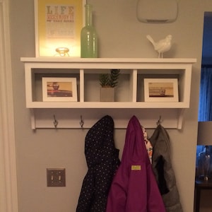 Wall Hanging Cubby Shelf with Hooks , Modern Shelf Cubby Coat Rack Wall Mount , Wall Hanging Cubby Wall Shelf Cubby Organizer Storage