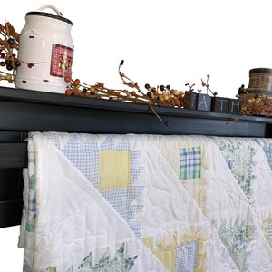 Wooden Quilt Rack Blanket Rack Storage Shelf and Display