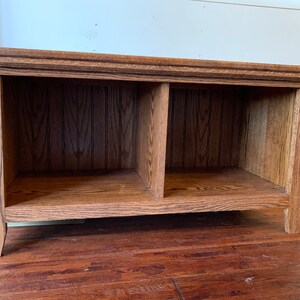 Ekbänk i mudroom: Förvaring av sko i sliten entré bild 4
