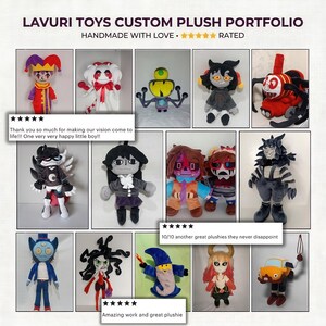 Puede incluir: Un portafolio de peluches personalizados con varios juguetes de peluche hechos a mano. Los juguetes incluyen un buf&oacute;n, una criatura blanca con un lazo rojo, un robot amarillo, un personaje gris, una m&aacute;quina roja y negra, y m&aacute;s.