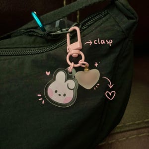 Clasp Kpop Keychain - Kpop Charms - Kpop merchandise - Idol group keychain - Kpop Fan merch
