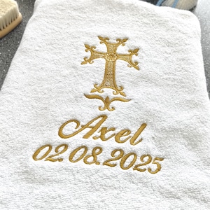 Kreuz Handtuch mit Name und Datum bestickt, Duschhandtuch, Gästehandtuch, Saunahandtuch,  3 Größen weiss