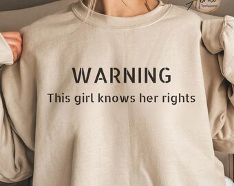 Dit meisje kent haar rechten Shirt, rechtenstudent shirt, rechten student cadeau, advocaat shirt, advocaat cadeau, rechten student afgestudeerde cadeau, cadeau voor advocaat