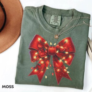 Red Christmas Bow Comfort T-shirt, Retro Christmas Coquette Bow Sweatshirt for Women, Women Christmas Sweatshirt, Merry & Bright Sweatshirt