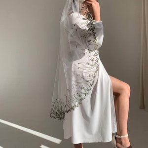 Cathedral Bridal Veil: Green Leaf Embroidery, Elegant Wedding Veil