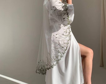 Cathedral Bridal Veil: Green Leaf Embroidery, Elegant Wedding Veil