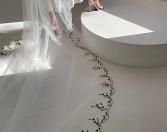 Elegant Bridal Veil With Embroidered Emerald Green Leaves In One Tier With A Comb