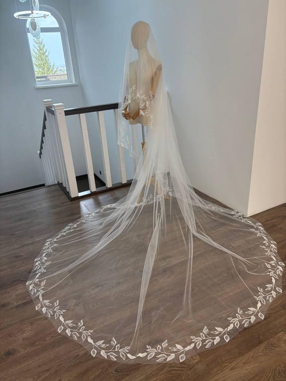 Ivory Cathedral Bridal Veil, Leaf Embroidery, One Tier  display picture 3