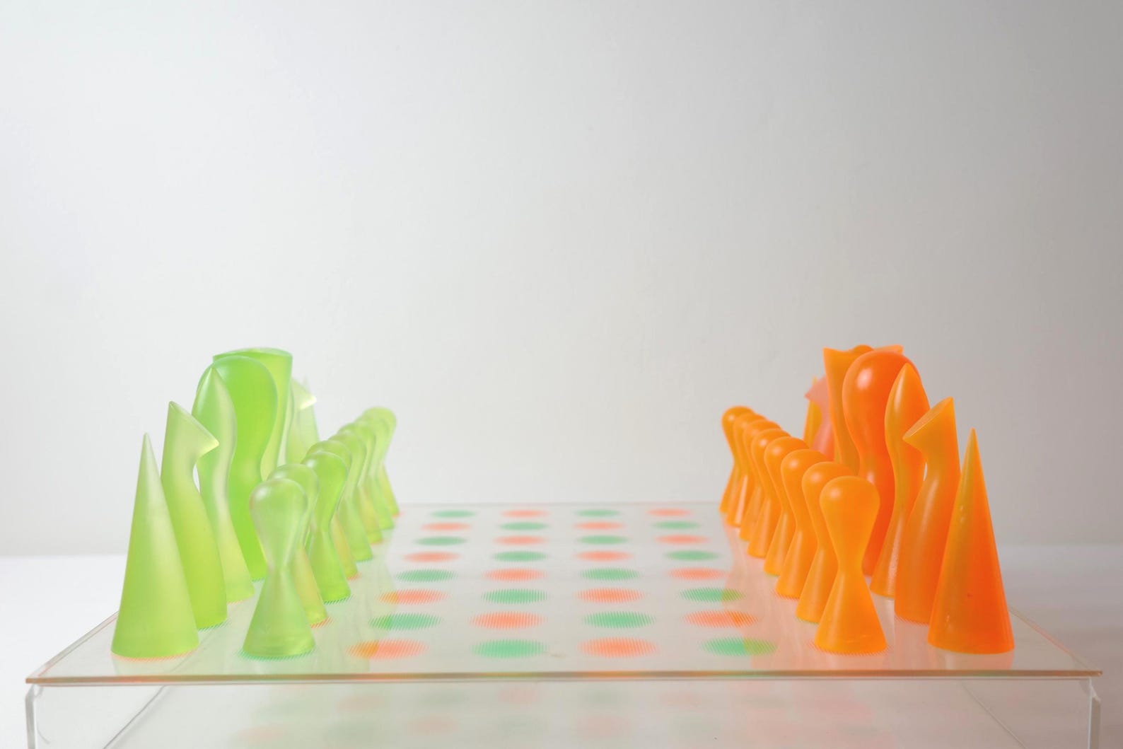 Karim Rashid Box Karim Rashid Y2K Chess Set: Rare 2001 Modernist Design, Sculptural ...