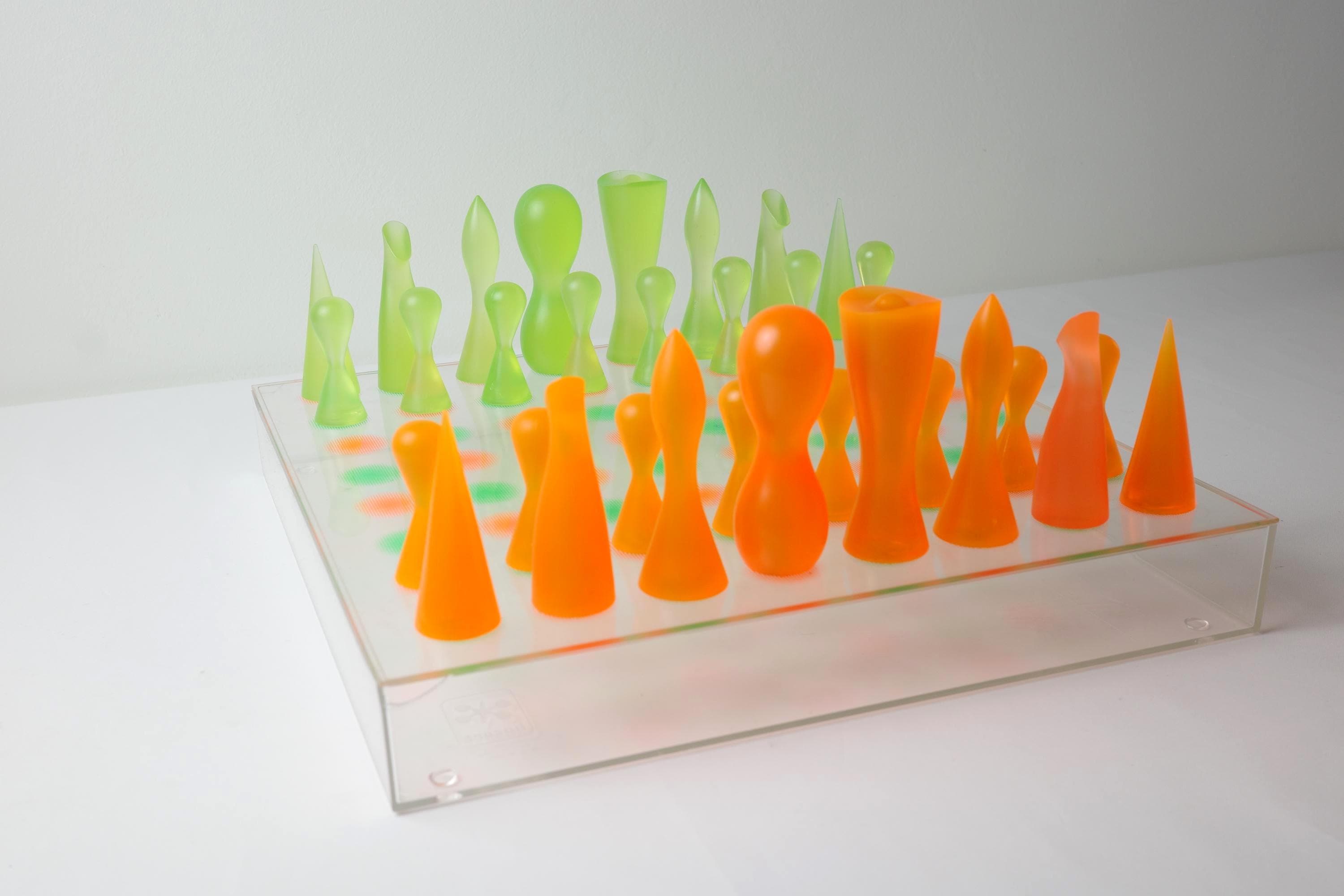 Karim Rashid Y2K Chess Set: Rare 2001 Modernist Design, Sculptural