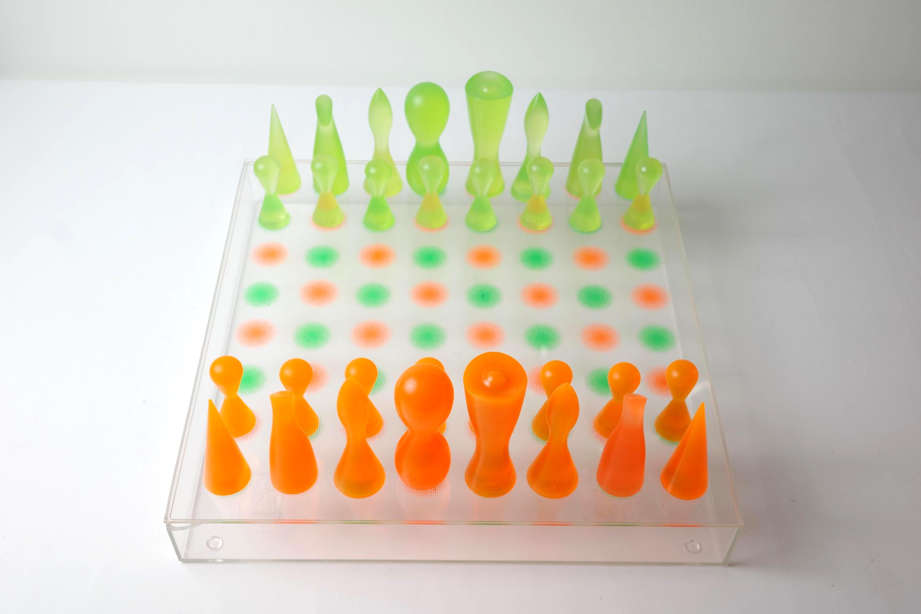 Karim Rashid Y2K Chess Set: Rare 2001 Modernist Design, Sculptural