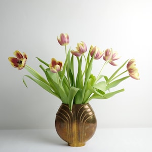 Vaso in ottone Art Déco: decorazione geometrica vintage Bauhaus tedesca