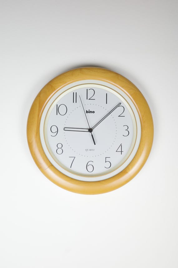 ヴィンテージ ミッドセンチュリー モダン 木製壁掛け時計 - 日本製