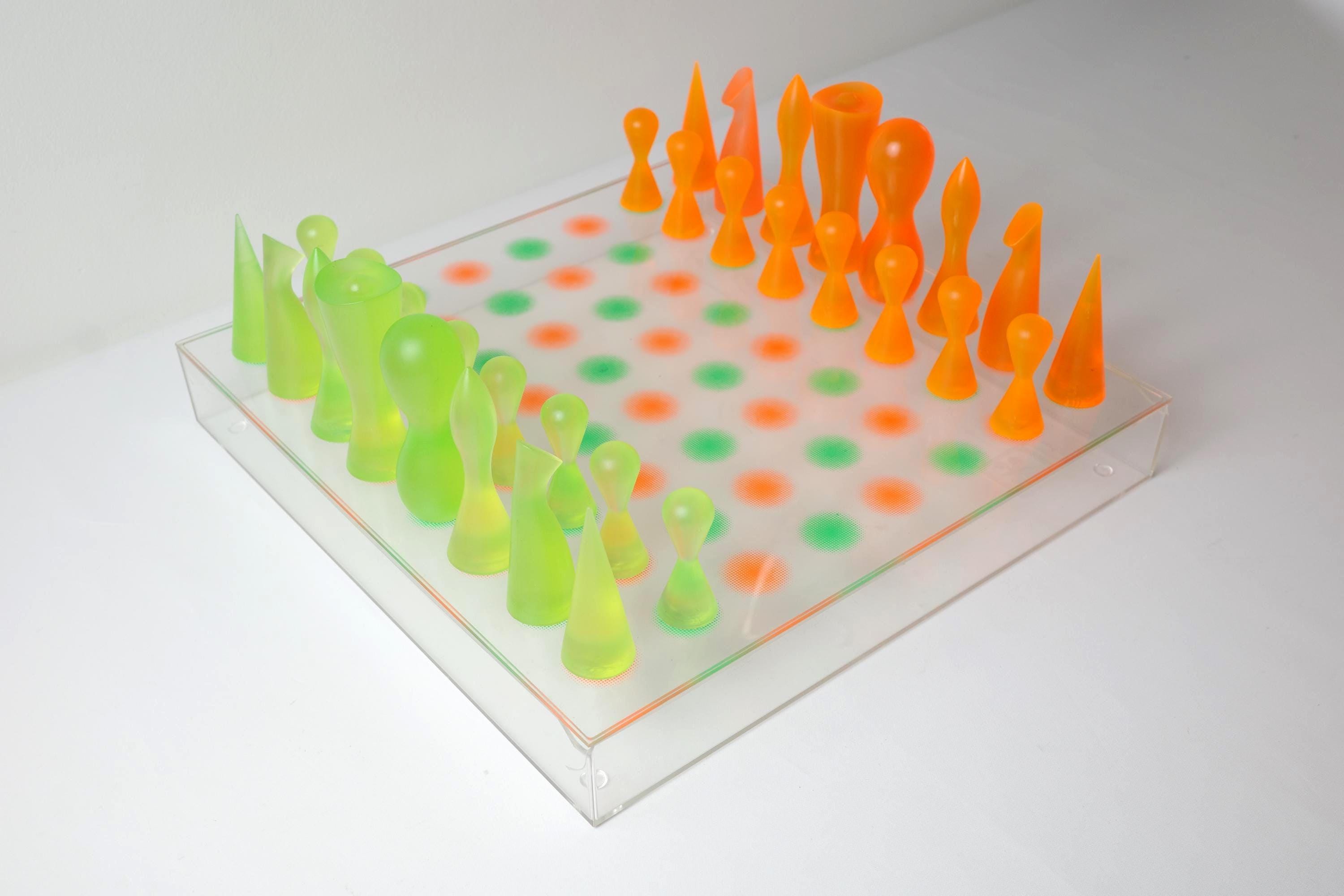 Karim Rashid Y2K Chess Set: Rare 2001 Modernist Design, Sculptural