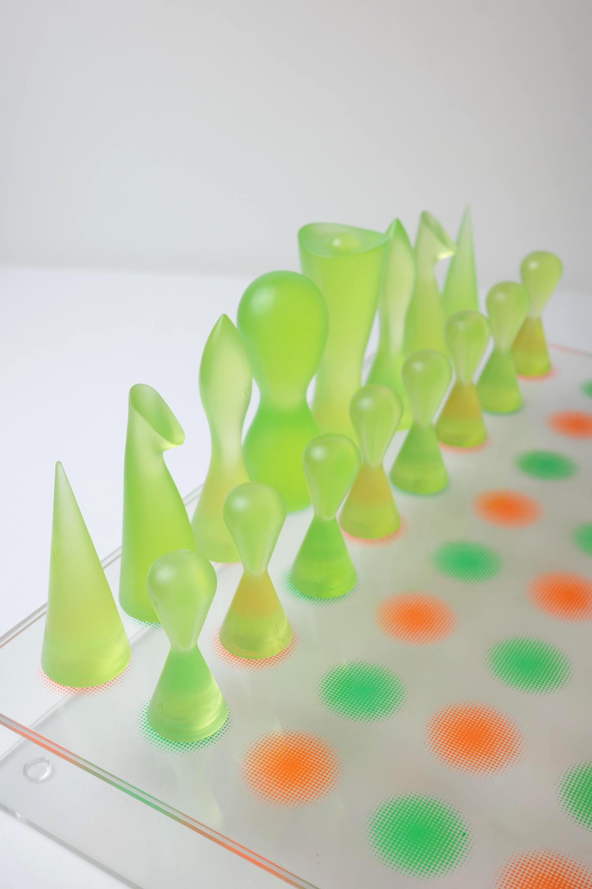 Karim Rashid Y2K Chess Set: Rare 2001 Modernist Design, Sculptural
