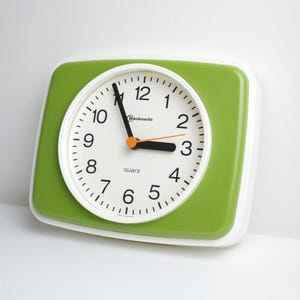 Vintage Bauknecht 1960s Green Wall Clock – West Germany Quartz Clock – Retro Rectangular Plastic Timepiece