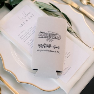Illustrieren Sie Ihren Veranstaltungsort, Portrait Hochzeitsbevorzugung, Personalisierte Hochzeit Dosenkühler, Skinny Slim Dosenkühler D467 Chick Design Boutique