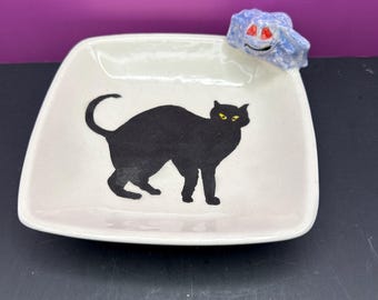 Plato de Halloween con gato negro y araña / Hecho a mano / Pintado a mano / Cerámica / Decoración espeluznante