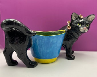 Black cat planter