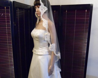 Mantilla Wedding Veil with Beaded French Alencon Fingertip, Bridal Veil White or Ivory