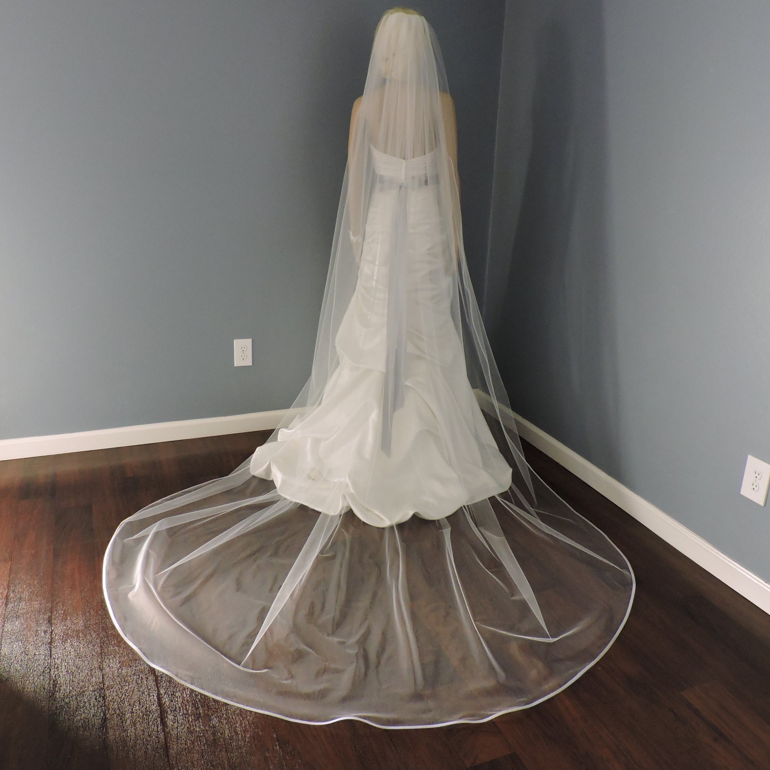 Horsehair Trim Wedding Veil , 1/4 or 5/8 Trim Bridal Veil Single Tier