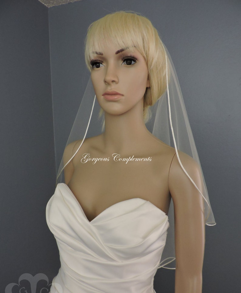 Sweetness Single Tier Satin Rattail Edge Wedding Veil Cascade 33 Waist Length, Bridal Veil imagem 4