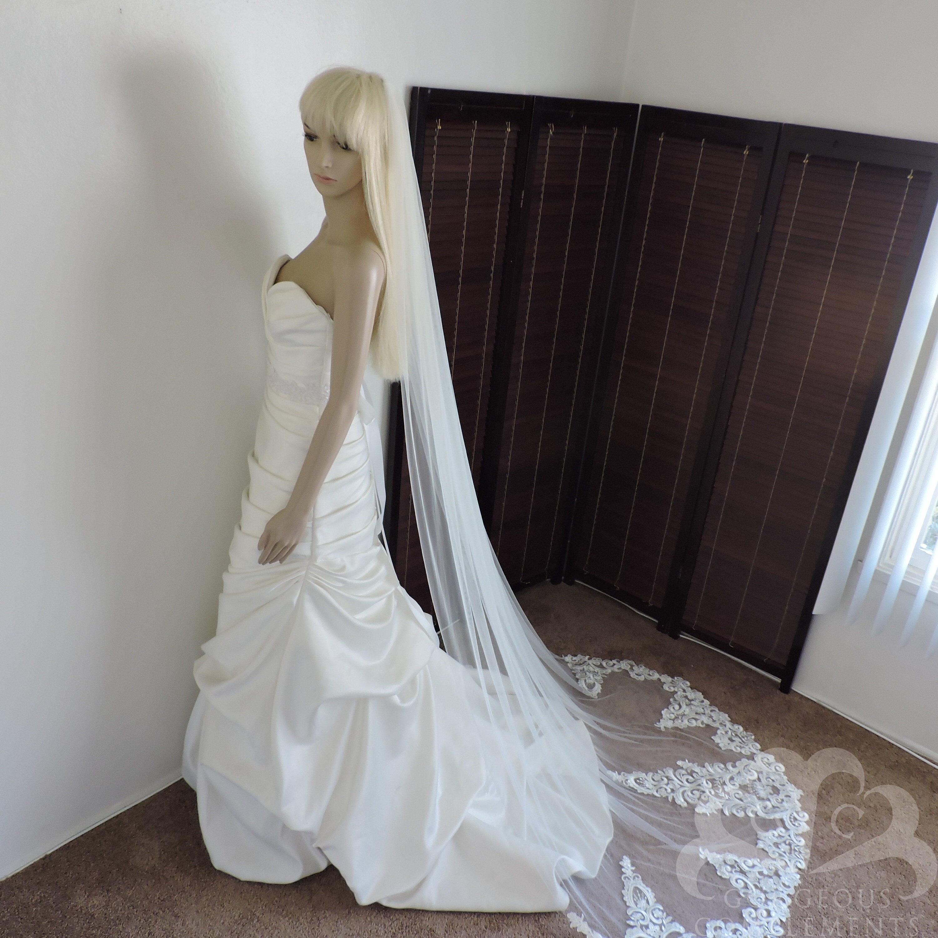 Maggie Lace Edge Bridal Veil Ivory Chapel Length