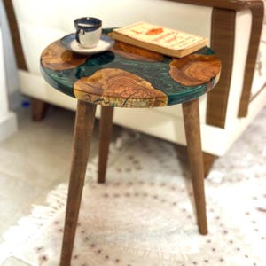 Live Edge Wood Resin Table, Round Epoxy Coffee Table, Custom Round Live Edge Resin Coffee Table, Rustic Coffee Table, Epoxy Table Round