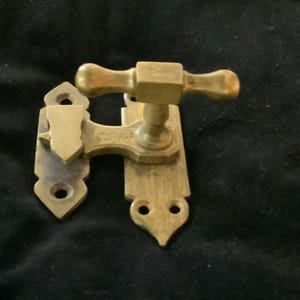 Antieke oude vintage kastdeur messing grendel - begin - midden 20e eeuw - deurbeslag
