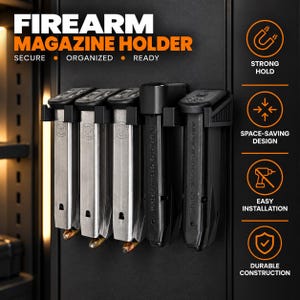 Könnte beinhalten: Ein schwarzer Schusswaffen-Magazinhalter zur Wandmontage, der fünf Magazine aus Metall und Polymer hält. Der Text lautet FIREARM MAGAZINE HOLDER, SECURE, ORGANIZED, READY, STRONG HOLD, SPACE-SAVING DESIGN, EASY INSTALLATION und DURABLE CONSTRUCTION.