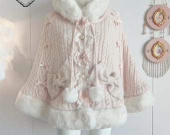 Capa rosa poncho abrigo cálido ribete lazo pompones dulce pastel Barbie Lolita Kawaii Princesa Barbie Muñeca Y2K Cosplay Cottage Royal Fairycore