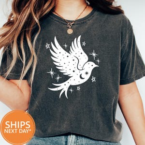 Celestial Bird Comfort Colors Tee, Flying Moon Stars T-shirt, Vintage Boho Graphic Shirt, Folk Art Top, Night Sky Bird, Flying Bird Design