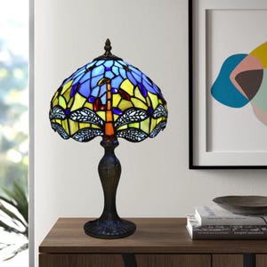 Tiffany-stil bordslampa i trollsländestil handgjord 25 cm målat glas flerfärgad handgjord i Storbritannien